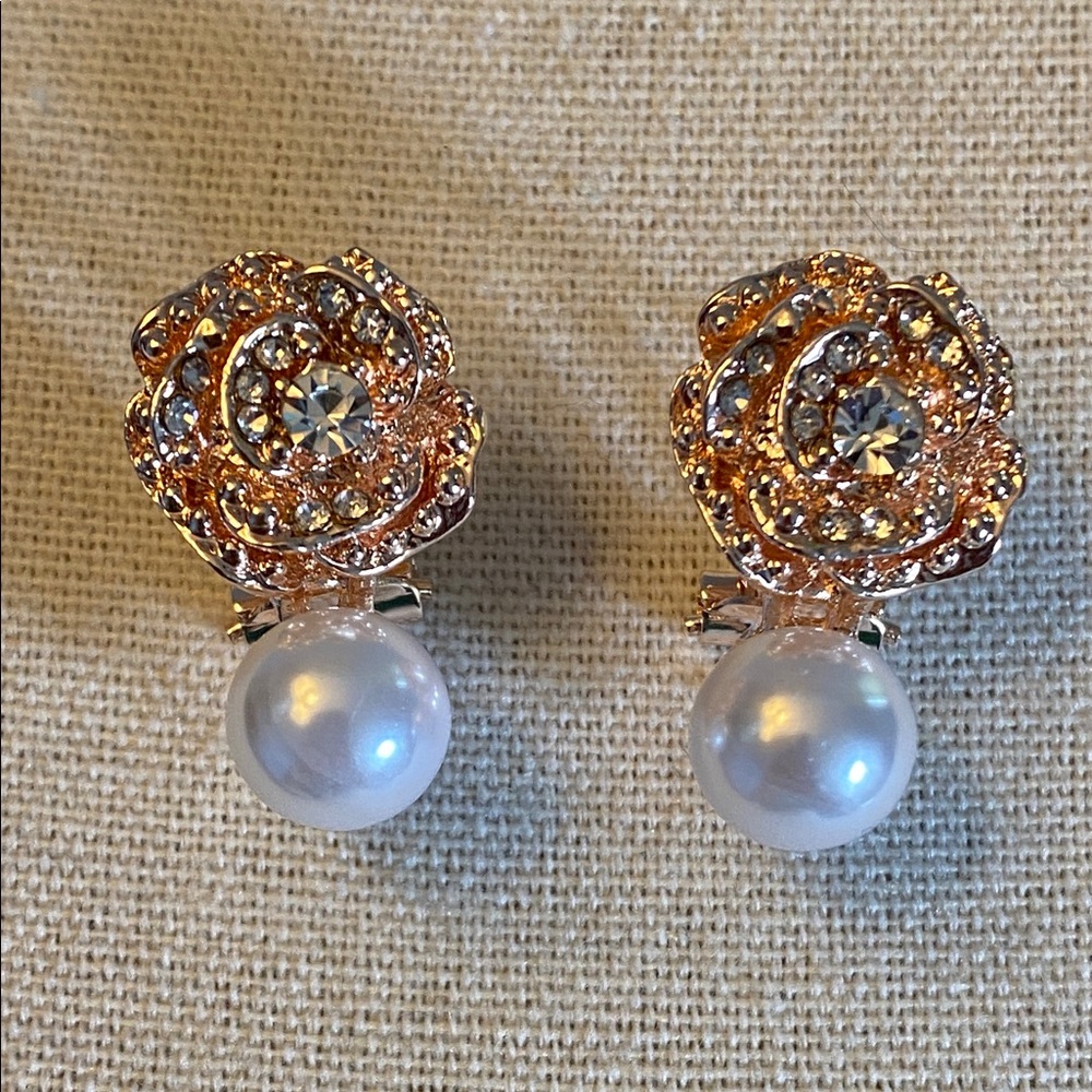 Elegant Gold and Pearl Floral Earrings